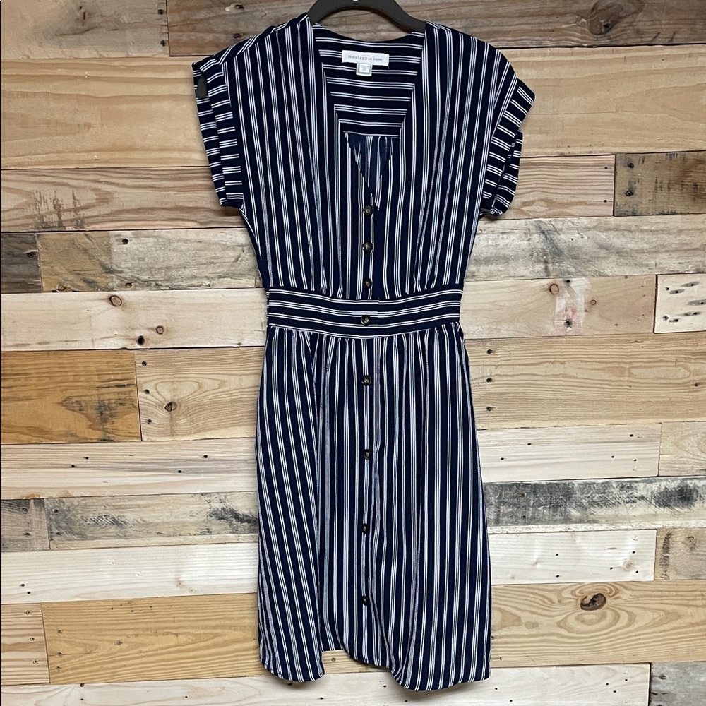 Monteau Los Angeles size XS Navy & White Striped Short Sleeve Lightweight Dress